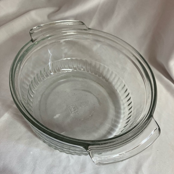 Anchor Hocking Clear Glass Baking Dish with Lid - Picture 2 of 9